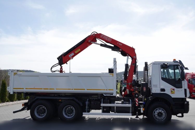 Iveco   TRAKKER 450 / 6x4 / WYWROTKA + HYDROBURTA / + HDS FASSI F165  / WYSÓW 8 M / CHWYTAK / EURO 6 zdjęcie 17