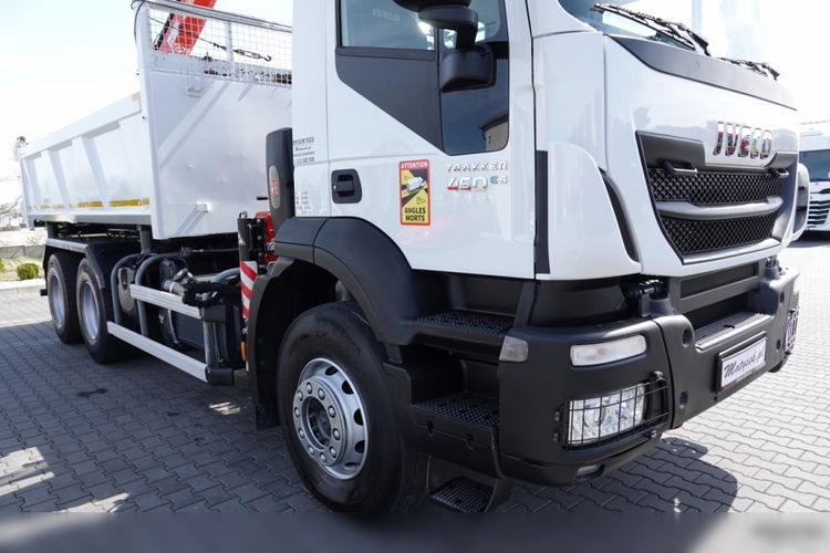 Iveco   TRAKKER 450 / 6x4 / WYWROTKA + HYDROBURTA / + HDS FASSI F165  / WYSÓW 8 M / CHWYTAK / EURO 6 zdjęcie 18