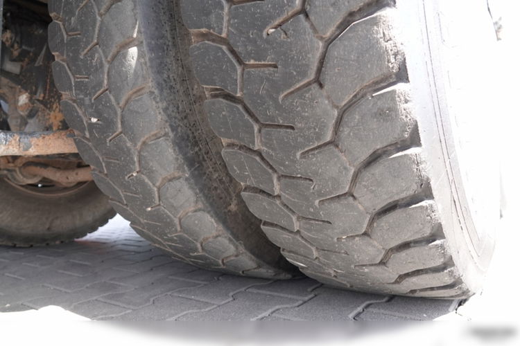 Iveco   TRAKKER 450 / 6x4 / WYWROTKA + HYDROBURTA / + HDS FASSI F165  / WYSÓW 8 M / CHWYTAK / EURO 6 zdjęcie 32