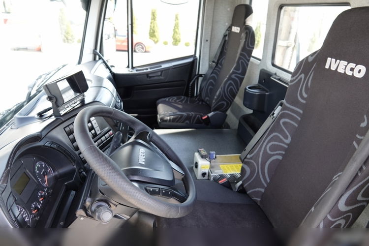 Iveco   TRAKKER 450 / 6x4 / WYWROTKA + HYDROBURTA / + HDS FASSI F165  / WYSÓW 8 M / CHWYTAK / EURO 6 zdjęcie 37
