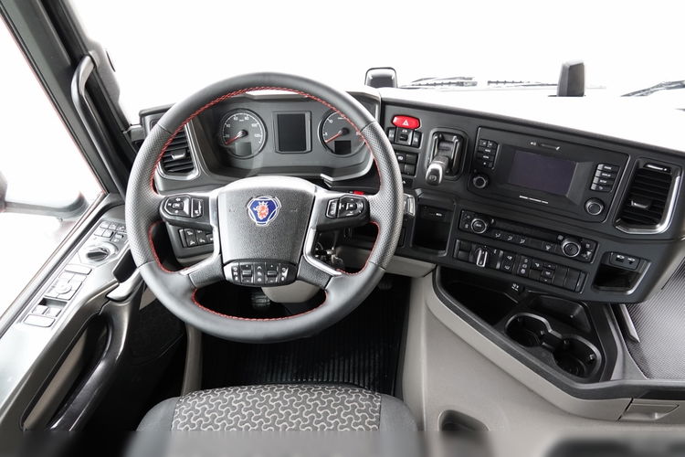 Scania G 450 / RETARDER / HYDRAULIKA / CAŁA NA PODUSZKACH / OPTICRUISE + SPRZĘGŁO / SPROWADZONA / NISKA KABINA / PO KONTRAKCIE SERWISOWYM zdjęcie 31