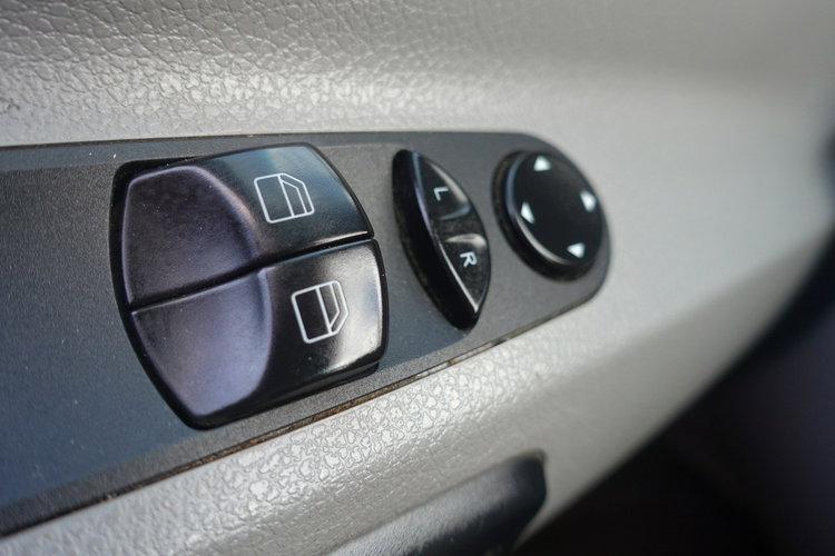 Mercedes Sprinter R E Z E R W A C J A zdjęcie 17