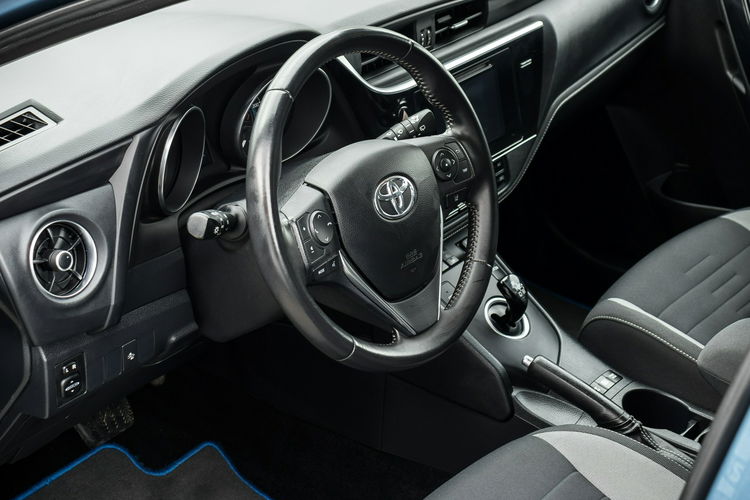 Toyota Auris 1.8_Hybryda_99KM_141 tyś. km zdjęcie 11