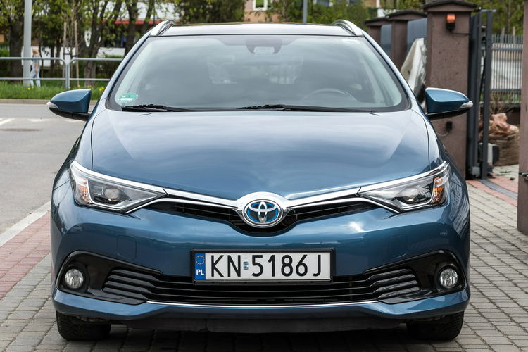 Toyota Auris 1.8_Hybryda_99KM_141 tyś. km zdjęcie 3