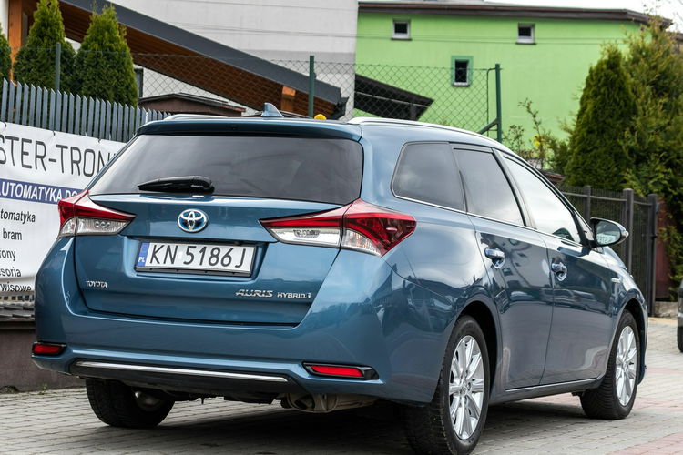 Toyota Auris 1.8_Hybryda_99KM_141 tyś. km zdjęcie 7