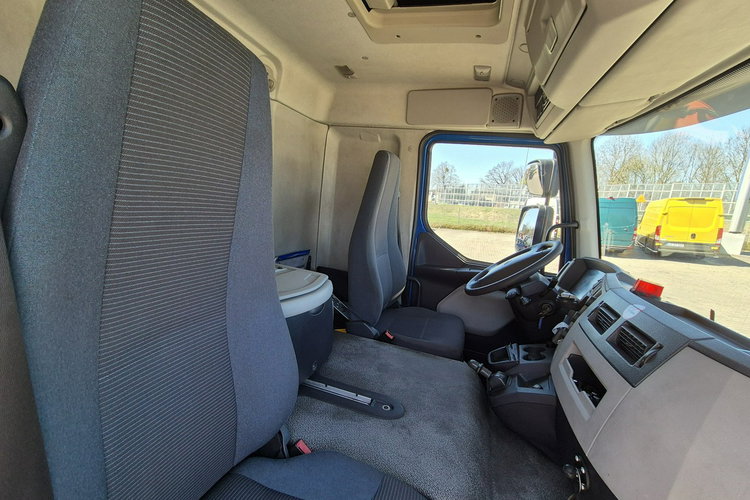 FL 290 Volvo FL 290/ CHŁODNIA IZOTERMA/FRIGOBLOCK/ 3 KOMORY/ / NISKIE KM zdjęcie 19