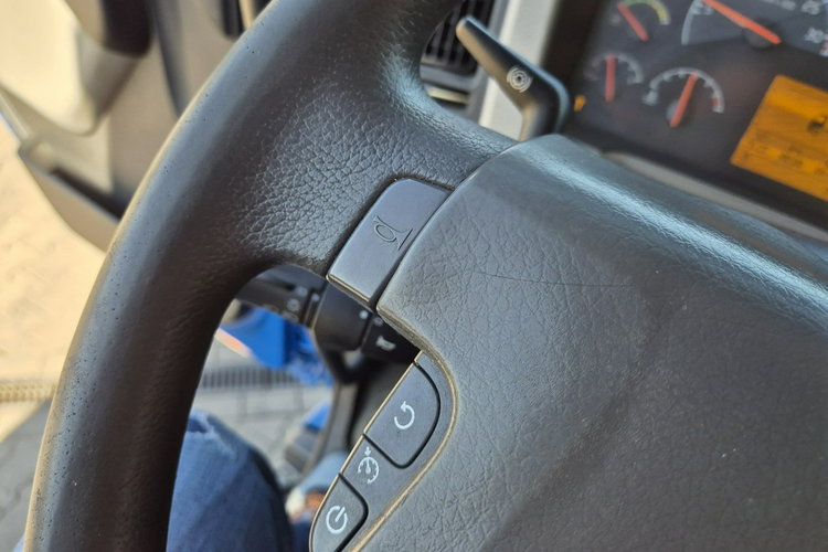 FL 290 Volvo FL 290/ CHŁODNIA IZOTERMA/FRIGOBLOCK/ 3 KOMORY/ / NISKIE KM zdjęcie 28