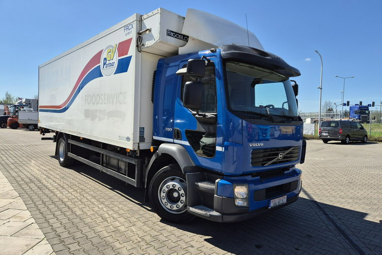 FL 290 Volvo FL 290/ CHŁODNIA IZOTERMA/FRIGOBLOCK/ 3 KOMORY/ / NISKIE KM zdjęcie 4