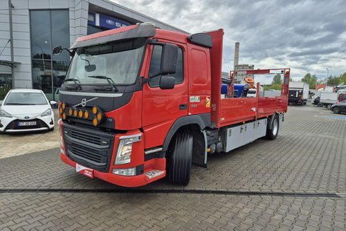 Volvo FM 330 Volvo FM 330/ SKRZYNIA / HDS HIAB 840KG / KABINA SYPIALNIANA /AUTOMAT