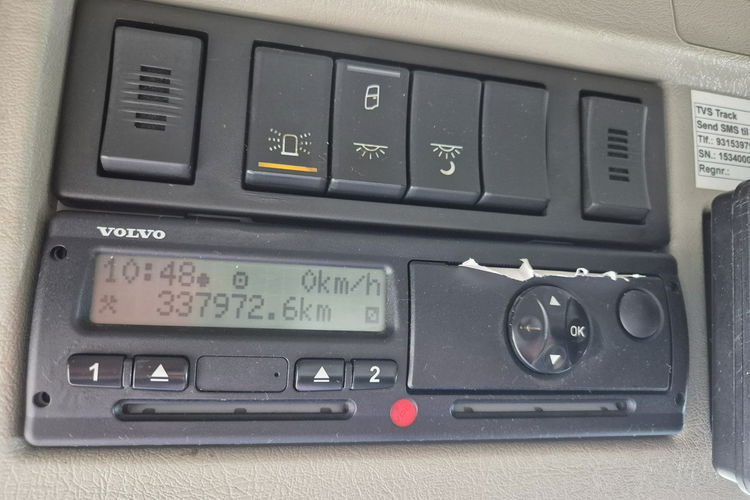 FM 330 Volvo FM 330/ SKRZYNIA / HDS HIAB 840KG / KABINA SYPIALNIANA /AUTOMAT zdjęcie 37