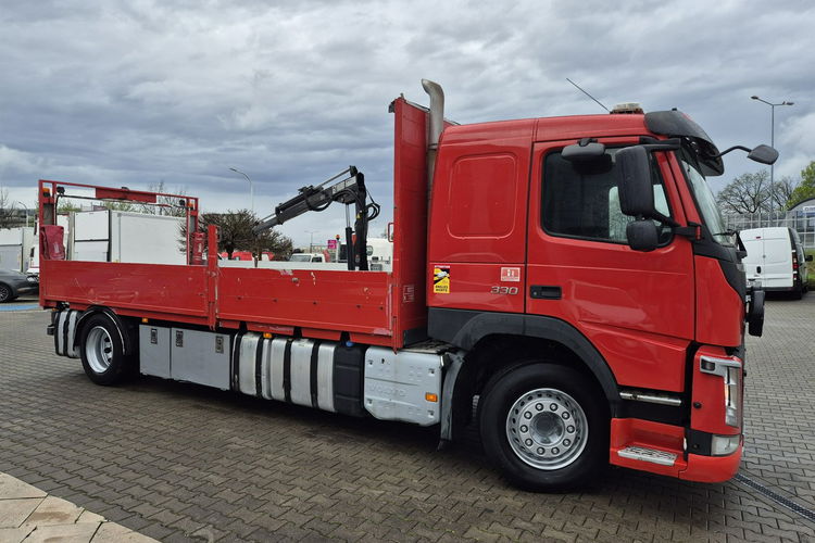 FM 330 Volvo FM 330/ SKRZYNIA / HDS HIAB 840KG / KABINA SYPIALNIANA /AUTOMAT zdjęcie 5