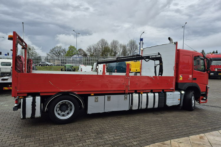 FM 330 Volvo FM 330/ SKRZYNIA / HDS HIAB 840KG / KABINA SYPIALNIANA /AUTOMAT zdjęcie 6
