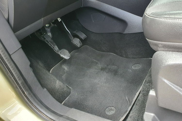 Ford Kuga 2.0 TDCi 163KM # 4x4 # Titanium # Bogate Wyposażenie # Super Stan zdjęcie 13