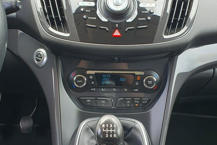 Ford Kuga 2.0 TDCi 163KM # 4x4 # Titanium # Bogate Wyposażenie # Super Stan zdjęcie 20