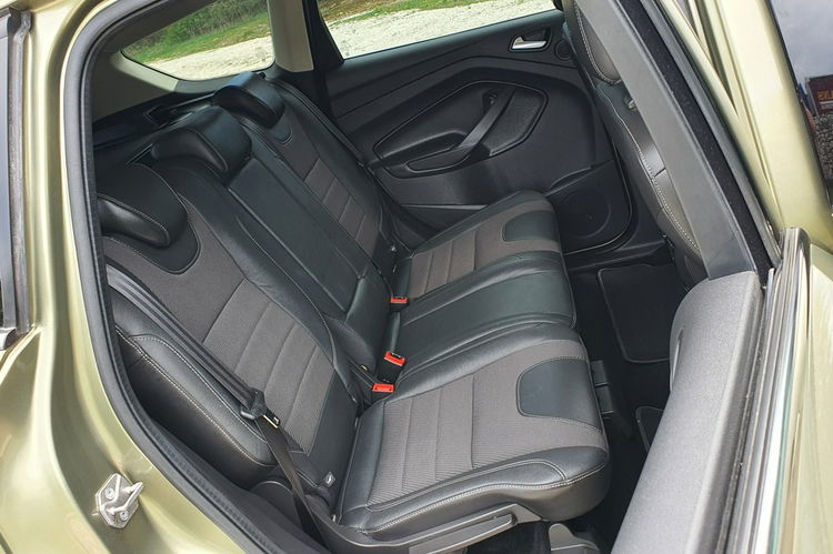 Ford Kuga 2.0 TDCi 163KM # 4x4 # Titanium # Bogate Wyposażenie # Super Stan zdjęcie 9