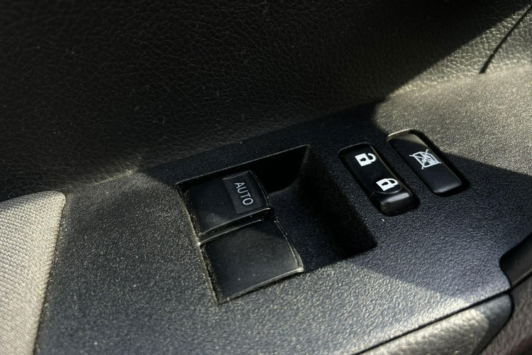 Toyota Corolla 1.6 VVTi 132KM ACTIVE + czujniki parkowania, salon Polska, gwarancja zdjęcie 24