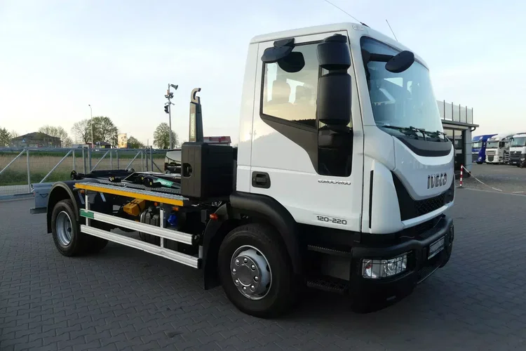 Iveco EUROCARGO 120E-220 / HAKOWIEC / EURO 6 / NISKI PRZEBIEG / MANUAL / zdjęcie 39