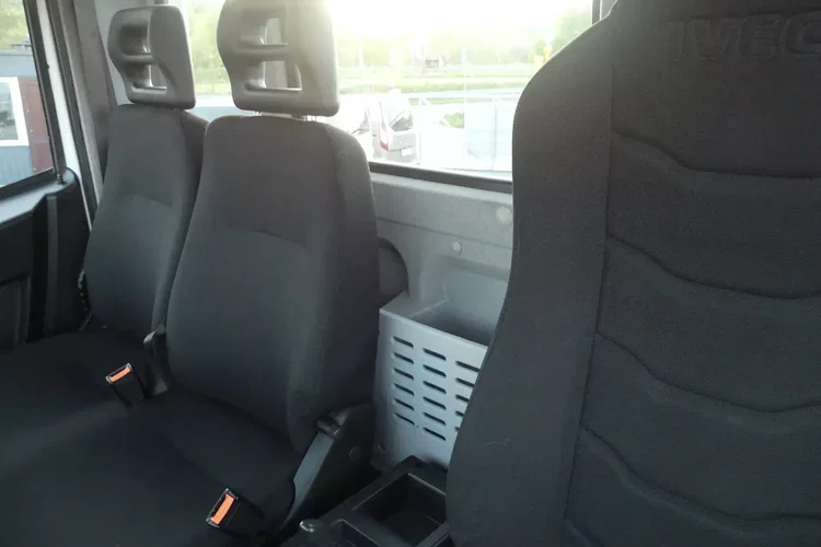 Iveco EUROCARGO 120E-220 / HAKOWIEC / EURO 6 / NISKI PRZEBIEG / MANUAL / zdjęcie 53