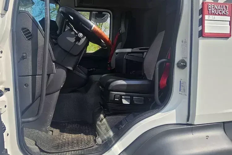 Renault D16 zdjęcie 21