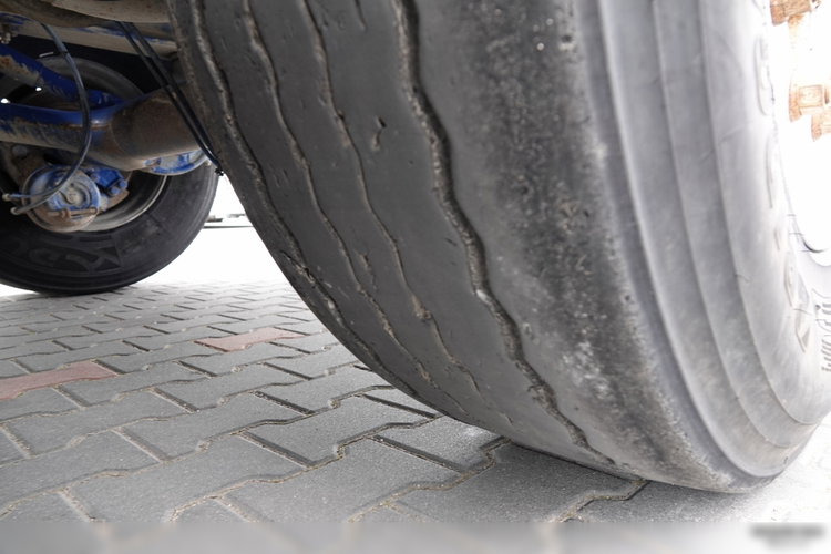 BENALU   WYWROTKA / 26 m3 / ALUMINIOWA / OŚ PODNOSZONA / WAGA: 5 000 KG / ALUFELGI / SPROWADZONA zdjęcie 17