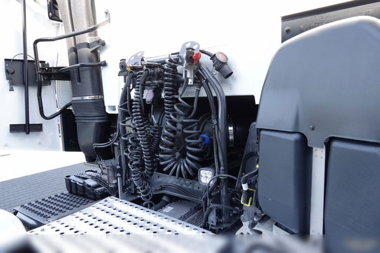 Renault / T 520 /  13 L / MEGA / LOW DECK /  RETARDER / KLIMA POSTOJOWA / PO KONTRAKCIE SERWISOWYM zdjęcie 19