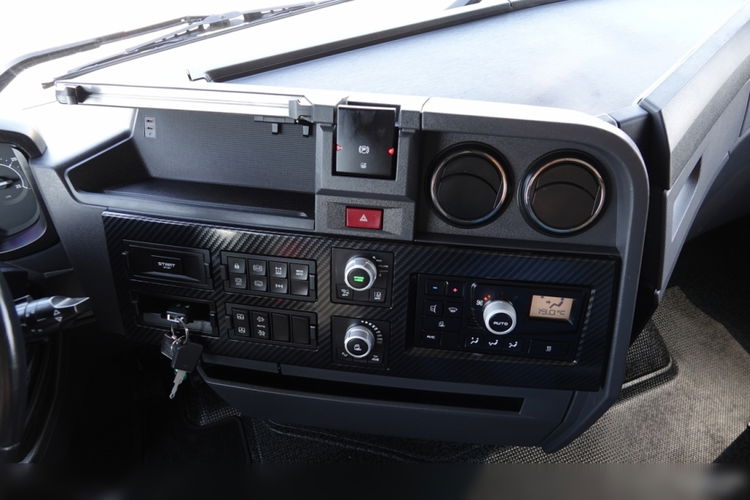 Renault / T 520 /  13 L / MEGA / LOW DECK /  RETARDER / KLIMA POSTOJOWA / PO KONTRAKCIE SERWISOWYM zdjęcie 32