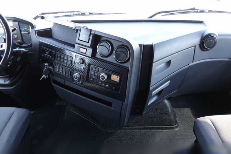 Renault / T 520 /  13 L / MEGA / LOW DECK /  RETARDER / KLIMA POSTOJOWA / PO KONTRAKCIE SERWISOWYM zdjęcie 33