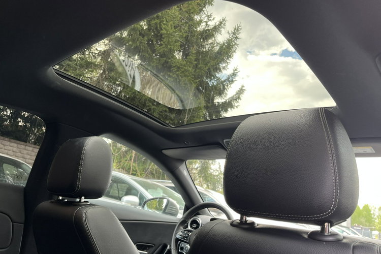 Mercedes CLA 180 1wł 100% Bez wypadek Panorama dac LED FV23% Kamera Stan Idealny zdjęcie 17