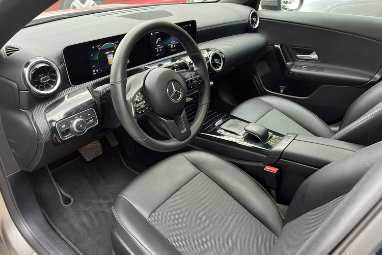 Mercedes CLA 180 1wł 100% Bez wypadek Panorama dac LED FV23% Kamera Stan Idealny zdjęcie 20