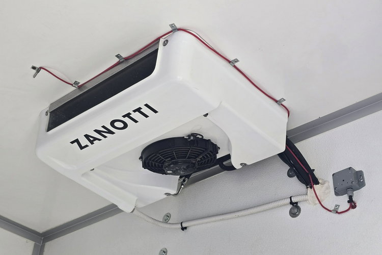 Renault Master 2.3 dCi 145 KM / Izoterma / Chłodnia ZANOTTI -20 stopni / 230V zdjęcie 22