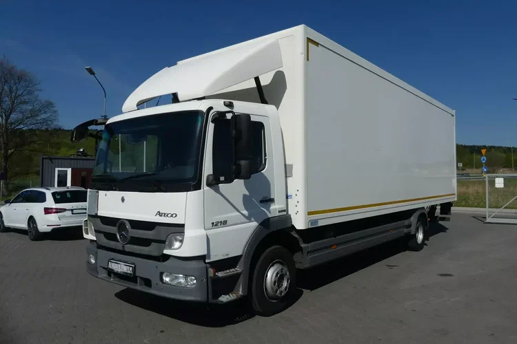 Mercedes ATEGO 1218 / KONTENER 8.20 + WINDA / / zdjęcie 1