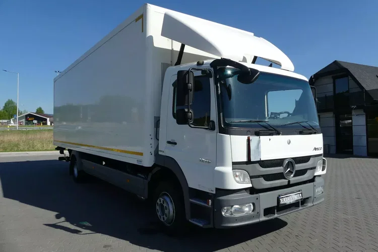 Mercedes ATEGO 1218 / KONTENER 8.20 + WINDA / / zdjęcie 11