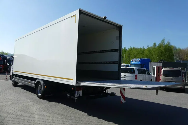 Mercedes ATEGO 1218 / KONTENER 8.20 + WINDA / / zdjęcie 12