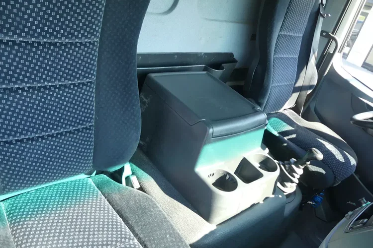 Mercedes ATEGO 1218 / KONTENER 8.20 + WINDA / / zdjęcie 27