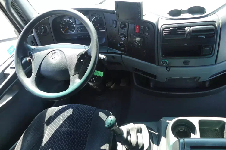 Mercedes ATEGO 1218 / KONTENER 8.20 + WINDA / / zdjęcie 29