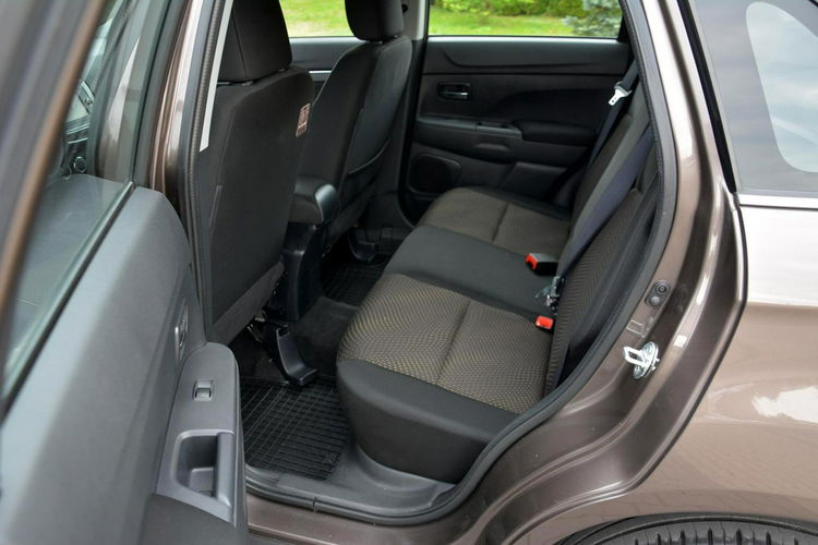 Mitsubishi ASX 1.6 ben (117 KM) Lift Kamera Klimatronic Grzane fotele ALU 17 zdjęcie 15