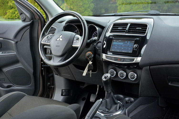 Mitsubishi ASX 1.6 ben (117 KM) Lift Kamera Klimatronic Grzane fotele ALU 17 zdjęcie 19