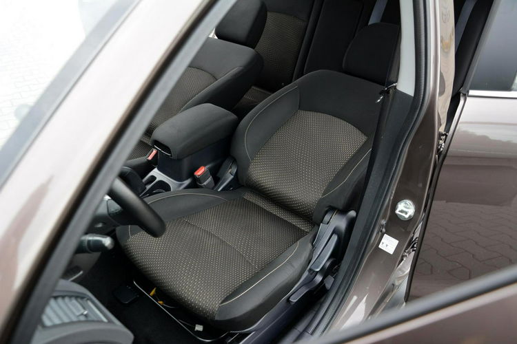 Mitsubishi ASX 1.6 ben (117 KM) Lift Kamera Klimatronic Grzane fotele ALU 17 zdjęcie 21