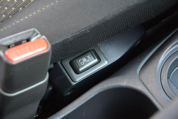 Mitsubishi ASX 1.6 ben (117 KM) Lift Kamera Klimatronic Grzane fotele ALU 17 zdjęcie 23