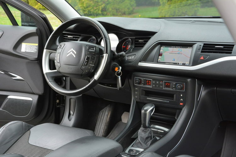 Citroen C5 Exclusive Skóry Bi-Xenon Ledy Navi Kamera Masaże Hydro z Niemiec zdjęcie 19