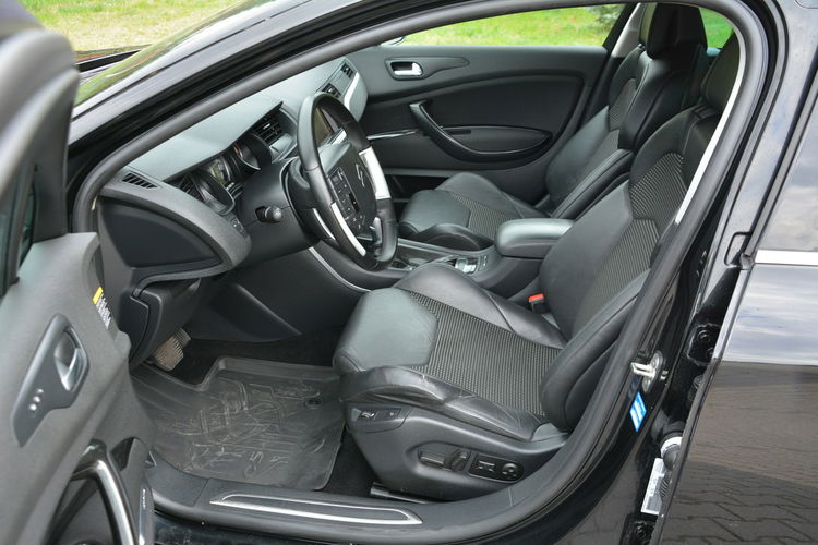 Citroen C5 Exclusive Skóry Bi-Xenon Ledy Navi Kamera Masaże Hydro z Niemiec zdjęcie 20
