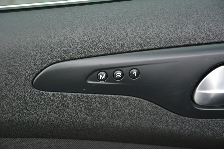 Citroen C5 Exclusive Skóry Bi-Xenon Ledy Navi Kamera Masaże Hydro z Niemiec zdjęcie 30