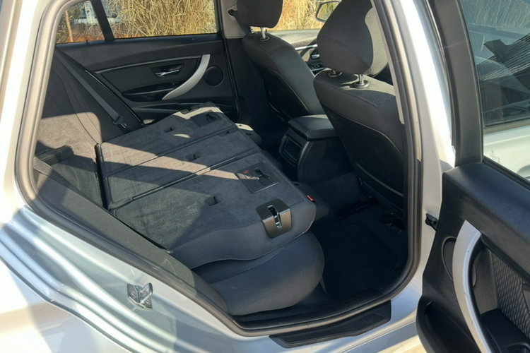 BMW 320 Bardzo zadbana - bezwypadkowa zdjęcie 10
