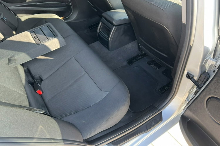 BMW 320 Bardzo zadbana - bezwypadkowa zdjęcie 12