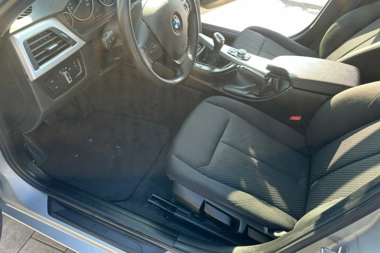 BMW 320 Bardzo zadbana - bezwypadkowa zdjęcie 5