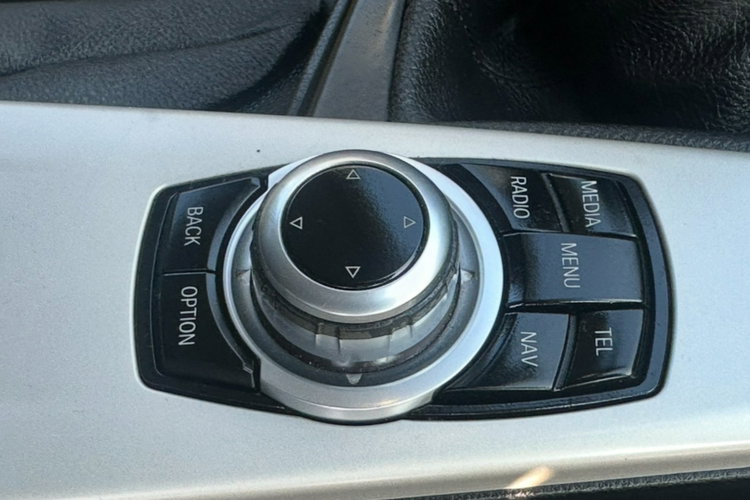 BMW 320 Bardzo zadbana - bezwypadkowa zdjęcie 8