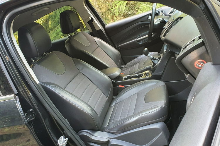 Ford Kuga 2.0 TDCi 140KM # 4x4 # Titanium # Bogate Wyposażenie # Super Stan zdjęcie 7