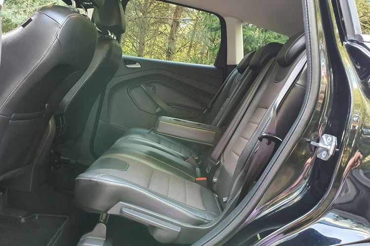 Ford Kuga 2.0 TDCi 140KM # 4x4 # Titanium # Bogate Wyposażenie # Super Stan zdjęcie 8