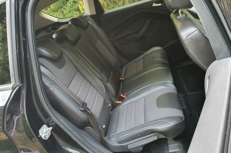 Ford Kuga 2.0 TDCi 140KM # 4x4 # Titanium # Bogate Wyposażenie # Super Stan zdjęcie 9