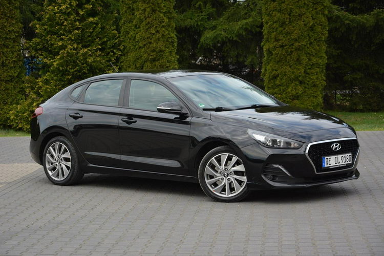 Hyundai i30 Fastback Navi Ledy Grzana Kierownica Asysten pasa 1-ręce ASO zdjęcie 10